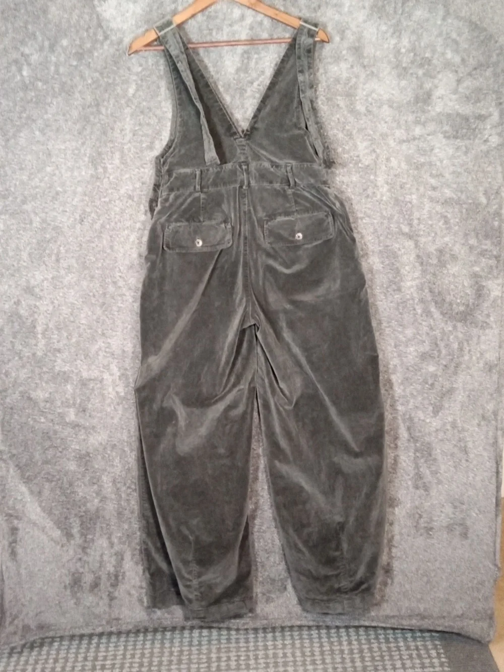 Free People pairs measurements wide